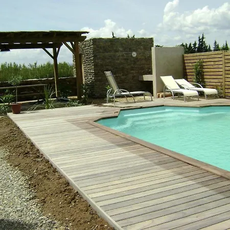 Simplistic In Near Lake Beach
