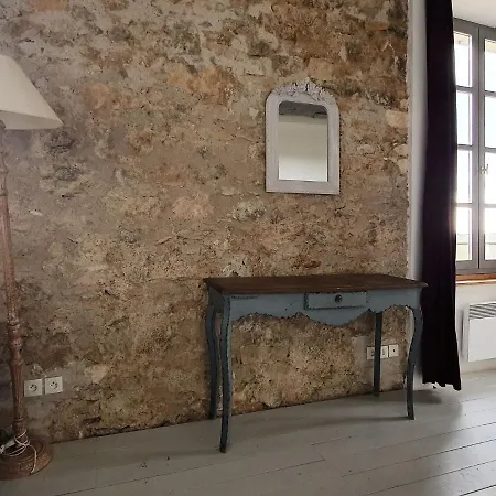 Simplistic In Near Lake Beach Olonzac