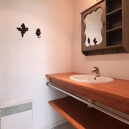 Simplistic In Near Lake Beach * Olonzac